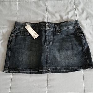 JOES JEANS BLUE DENIM MINI SKIRT. SIZE 28/4